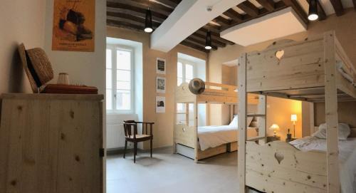 Bed in 4-Bed Mixed Dormitory Room