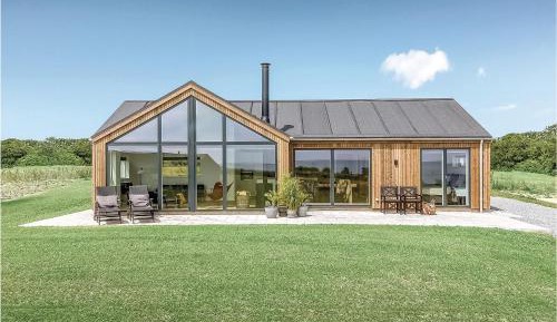 Three-Bedroom Vacation Home 