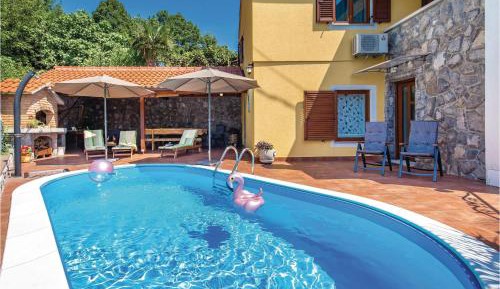 Three-Bedroom Vacation Home 