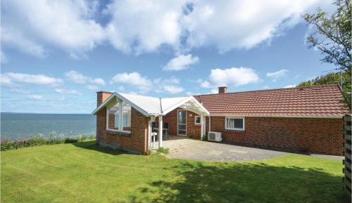 Three-Bedroom Vacation Home 