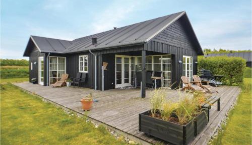 Three-Bedroom Vacation Home 
