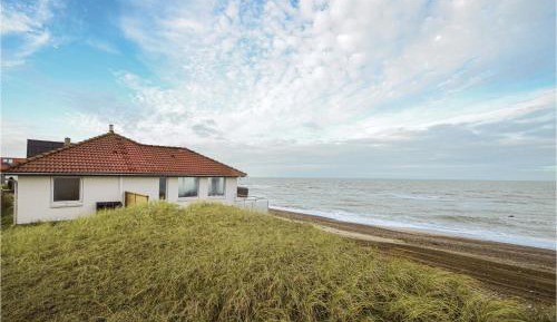 Three-Bedroom Vacation Home 