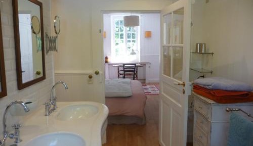 Deluxe Double Room with Extra Bed