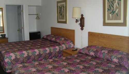 Queen Room with Two Queen Beds - Non-Smoking