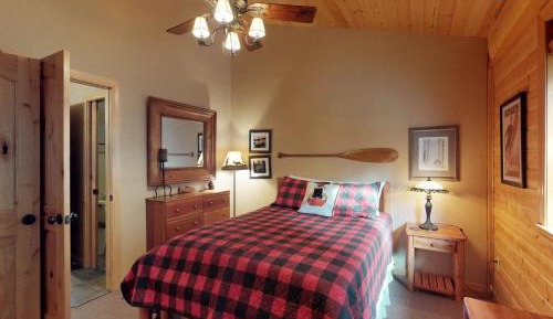Three-Bedroom Vacation Home 