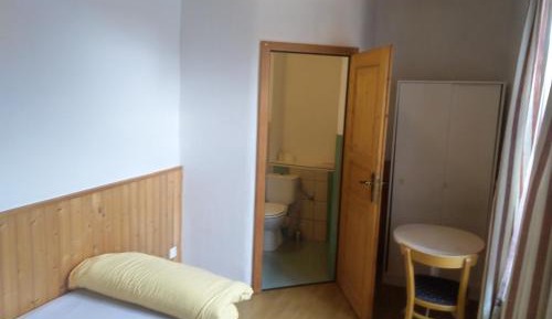 Single Room with Shared Bathroom