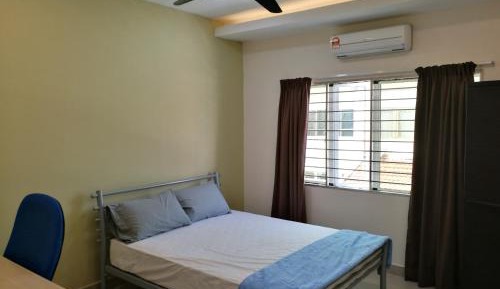 Queen Room with Shared Bathroom