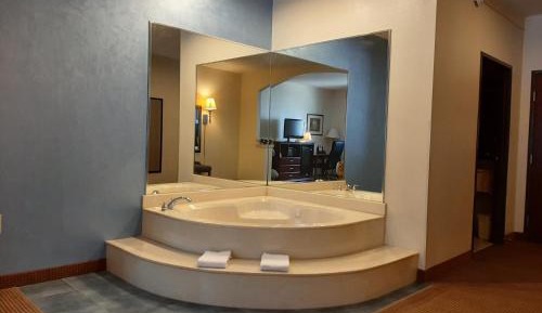 King Suite with Spa Bath