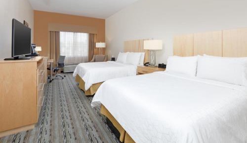 Queen Suite with Two Queen Beds and Sofa Bed - Communications Accessible