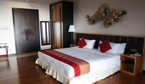 King Suite with Balcony