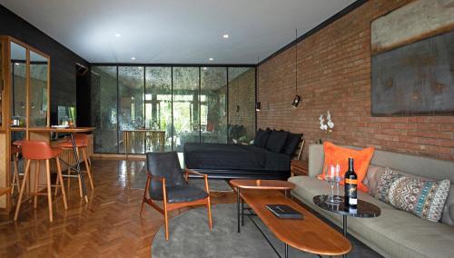 Deluxe Pool Suite with Valley View