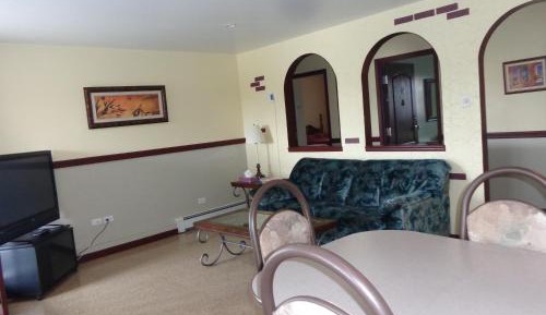 Family Room (8 Adults)