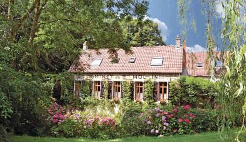 Five-Bedroom Holiday Home