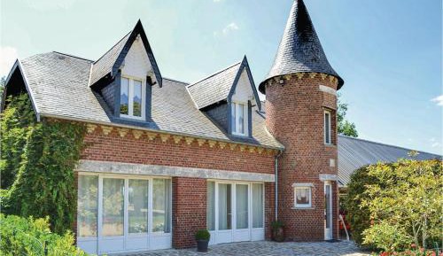 Three-Bedroom Holiday Home 