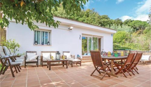 Three-Bedroom Vacation Home 