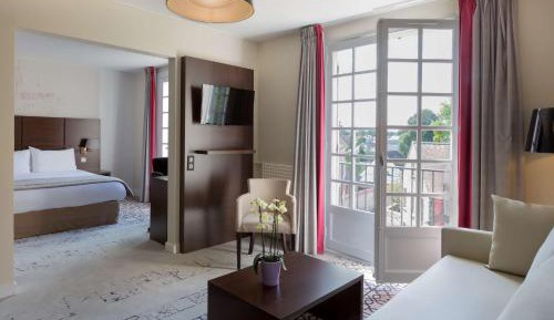 King Suite with Sofa Bed - Non-Smoking