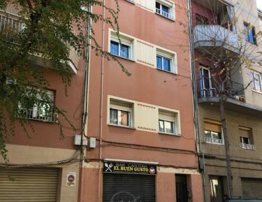 Single Room with Shared Bathroom