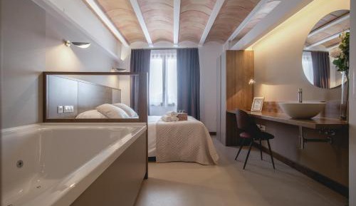 One-Bedroom Apartment with Balcony and Mountain View  