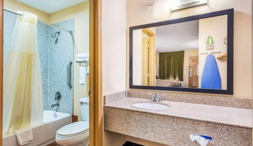 Queen Room - Non-Smoking