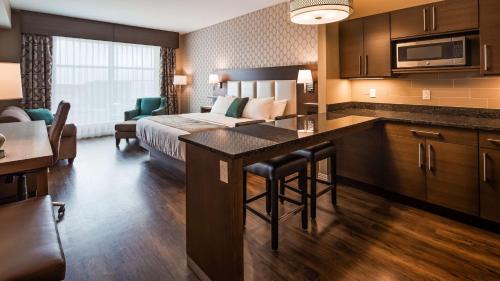 King Suite with Sofa Bed - Non-Smoking