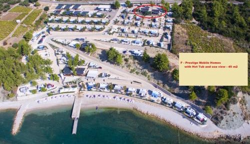 Prestige Mobile Home with Hot Tub and Sea view