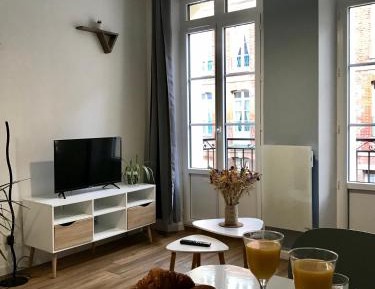 One-Bedroom Apartment with Balcony and Sea View