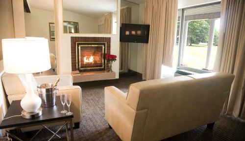 Cove Harbor Suite