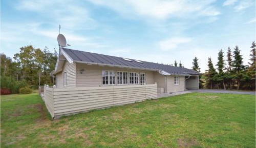 Three-Bedroom Vacation Home 