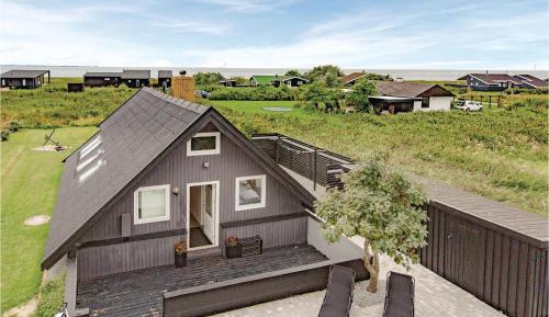 Three-Bedroom Vacation Home 
