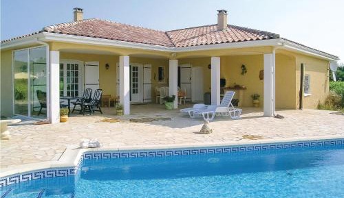 Three-Bedroom Vacation Home 