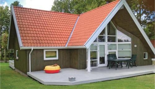 Three-Bedroom Vacation Home 