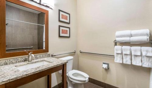 King Suite - Non-Smoking