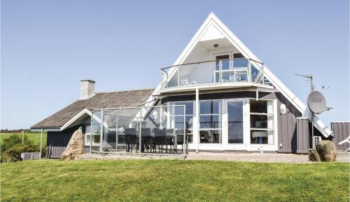 Five-Bedroom Holiday Home