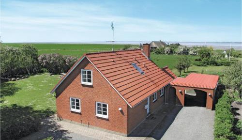 Five-Bedroom Holiday Home