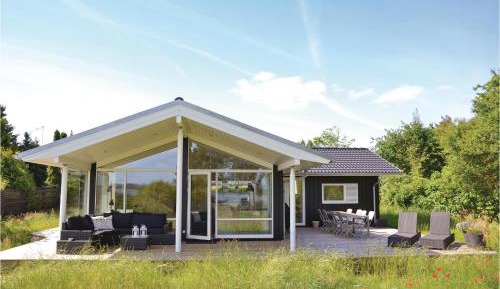 Three-Bedroom Vacation Home 