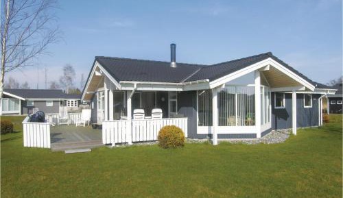 Three-Bedroom Vacation Home 
