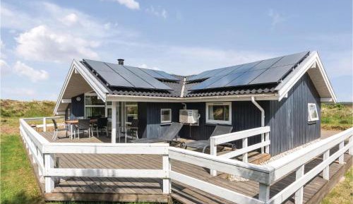 Three-Bedroom Vacation Home 