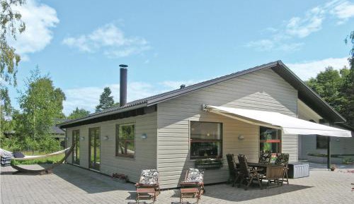 Three-Bedroom Vacation Home 