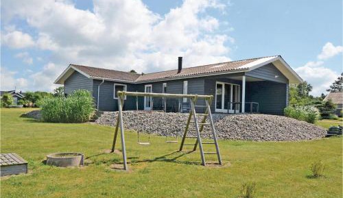 Three-Bedroom Vacation Home 