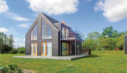 Three-Bedroom Vacation Home 