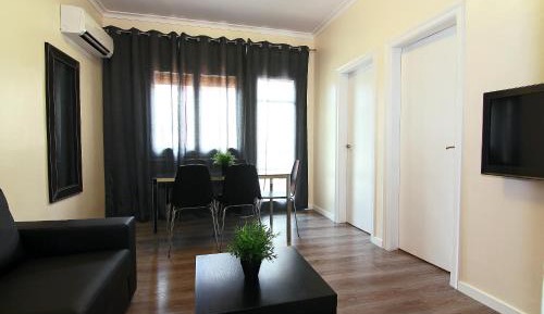 Three-Bedroom Apartment - Calle Còrsega 668