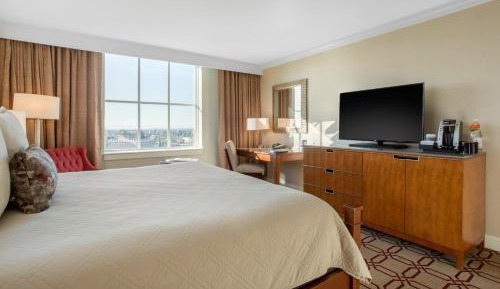 Signature - 1 King Bed 