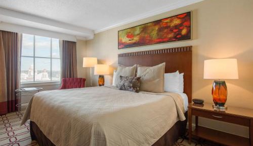 Premier Room – 1 King Bed