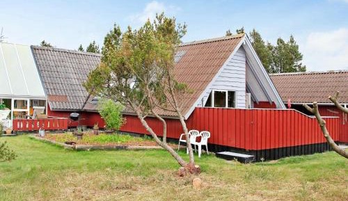 Three-Bedroom Holiday Home 