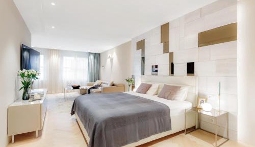 Senior Studio Apartment 