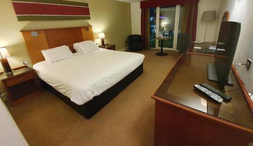 Superior Double Room with Ensuite Bathroom