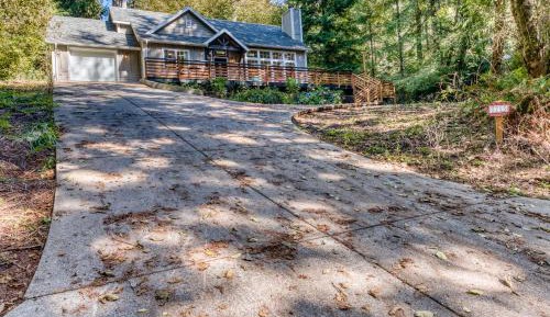 Three-Bedroom Vacation Home 