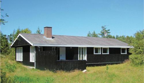 Three-Bedroom Vacation Home 
