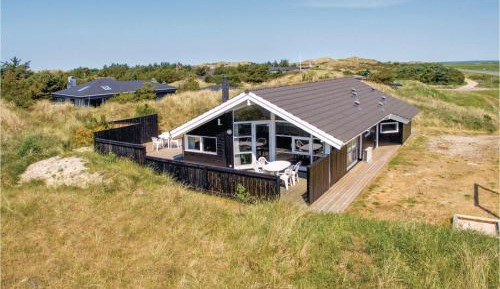 Three-Bedroom Vacation Home 