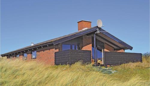 Three-Bedroom Vacation Home 